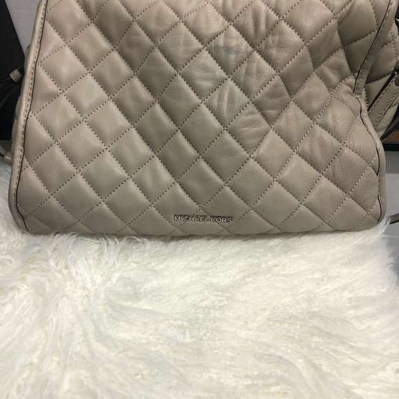 Crossbody Michael Kors purse - Picture 2 of 8